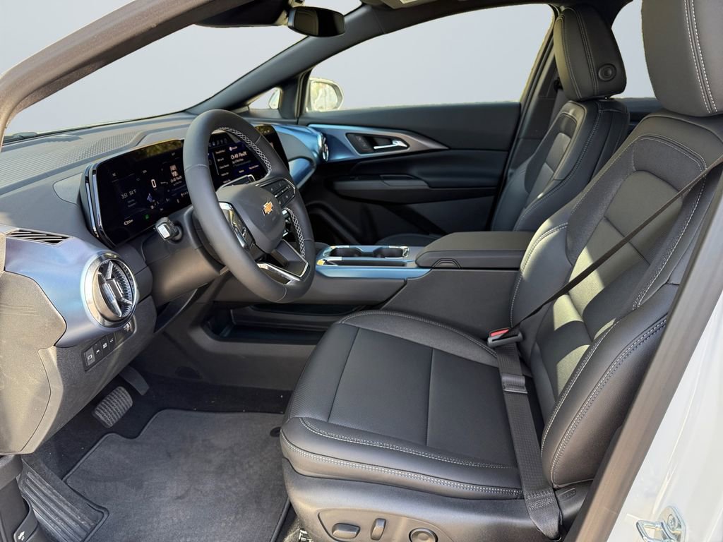 New 2026 Chevrolet Equinox EV LT image 9