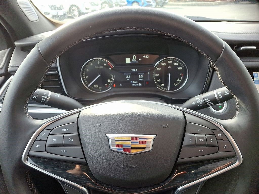 Certified 2025 Cadillac XT5 Premium Luxury w/ LPO, Floor Liner Package image 18