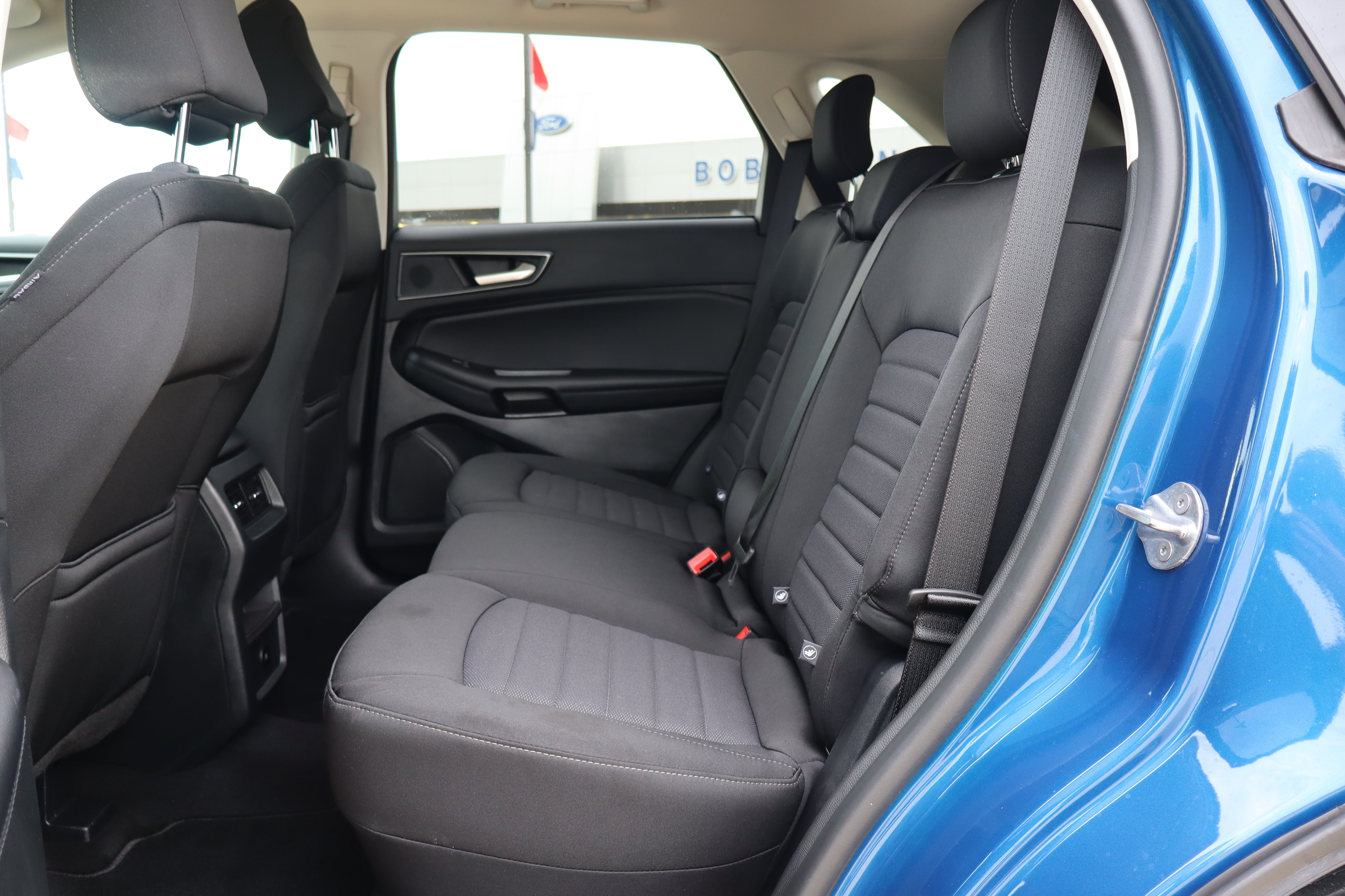 Used 2024 Ford Edge SE w/ Black Appearance Package AWD/4WD image 10