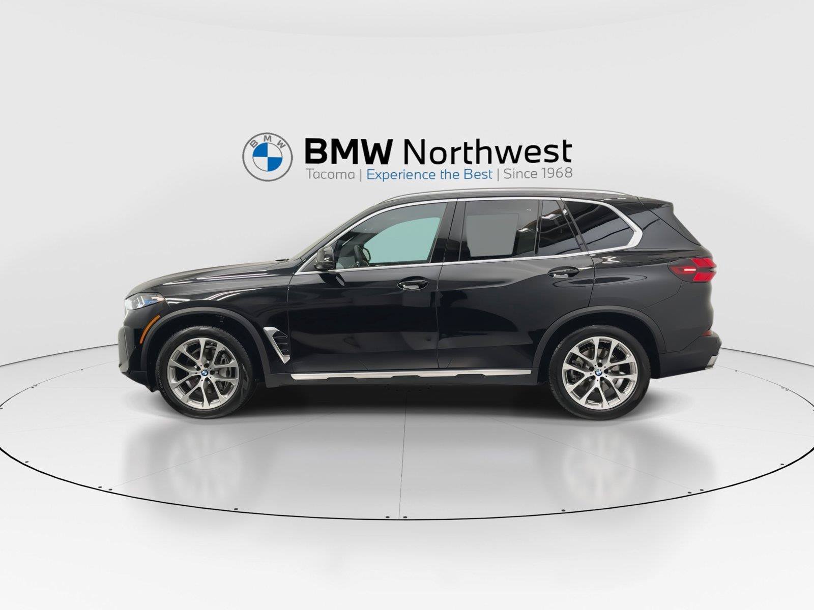 Used 2024 BMW X5 xDrive40i w/ Premium Package AWD/4WD image 11