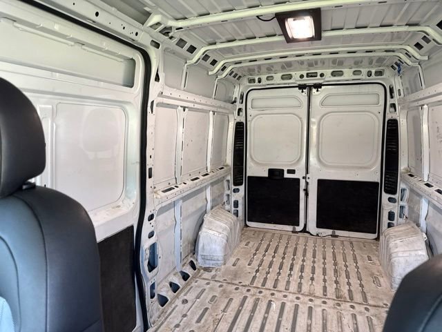 Used 2025 RAM ProMaster 2500 w/ Convenience Group FWD image 14