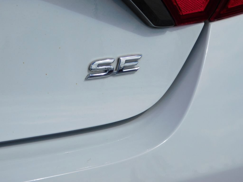 Used 2016 Toyota Camry SE w/ Moonroof Package image 34