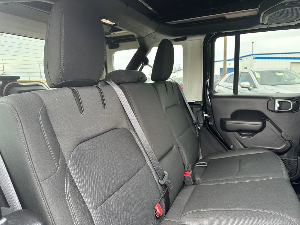 Used 2023 Jeep Wrangler Unlimited w/ Sun & Screen Package image 12