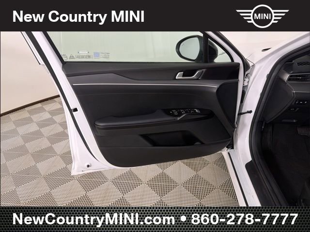 Used 2024 Kia K5 GT-Line w/ GT-Line Premium Package image 11