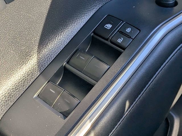 Used 2023 Toyota Highlander XLE image 24