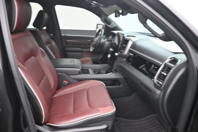 Used 2025 RAM 1500 Limited AWD/4WD image 10