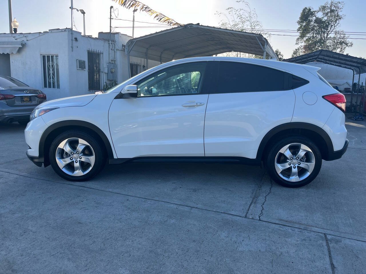 Used 2016 Honda HR-V EX image 4