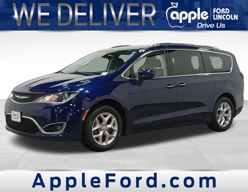 Used 2019 Chrysler Pacifica Touring Plus w/ Tire & Wheel Group FWD image 9