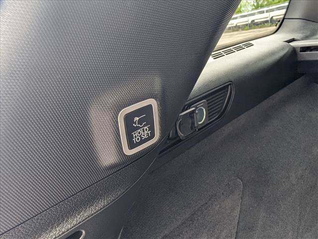Used 2023 Jeep Grand Cherokee Summit w/ Advanced Protech Group IV AWD/4WD image 26