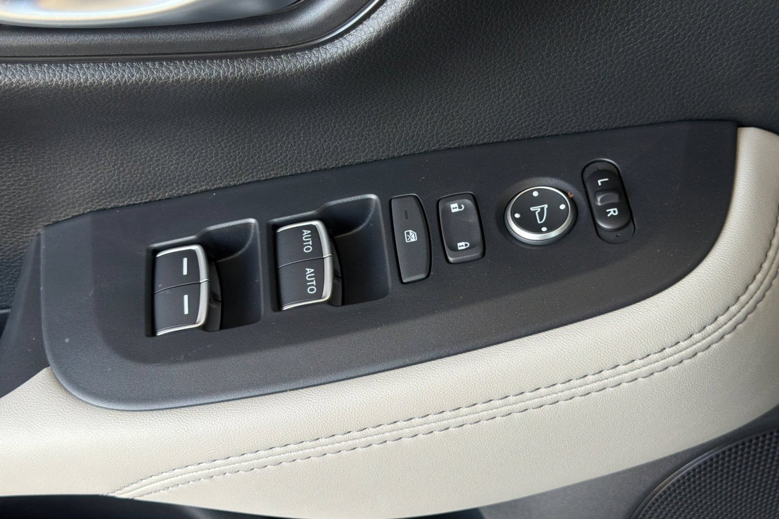 New 2027 Honda HR-V EX-L image 12