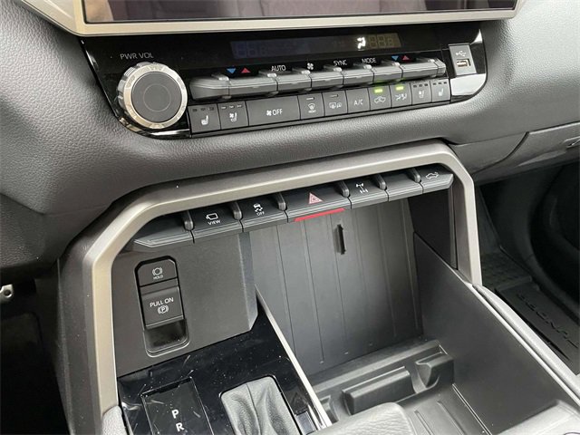 Used 2025 Toyota Tundra Limited image 29
