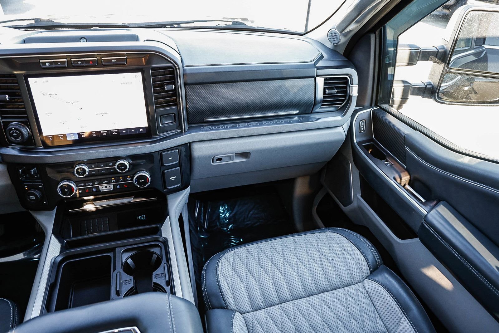 Used 2024 Ford F350 Limited image 15