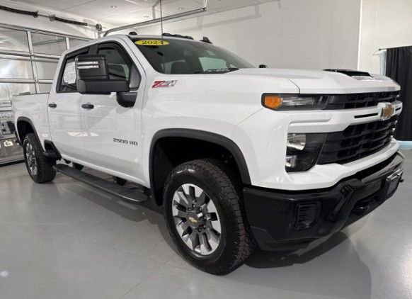 Used 2024 Chevrolet Silverado 2500 Custom w/ Custom Value Package AWD/4WD image 1