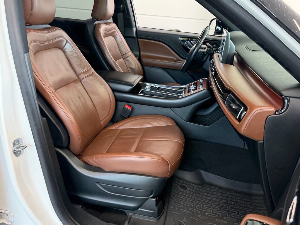 Used 2021 Lincoln Aviator Reserve w/ Equipment Group 201A RWD image 15