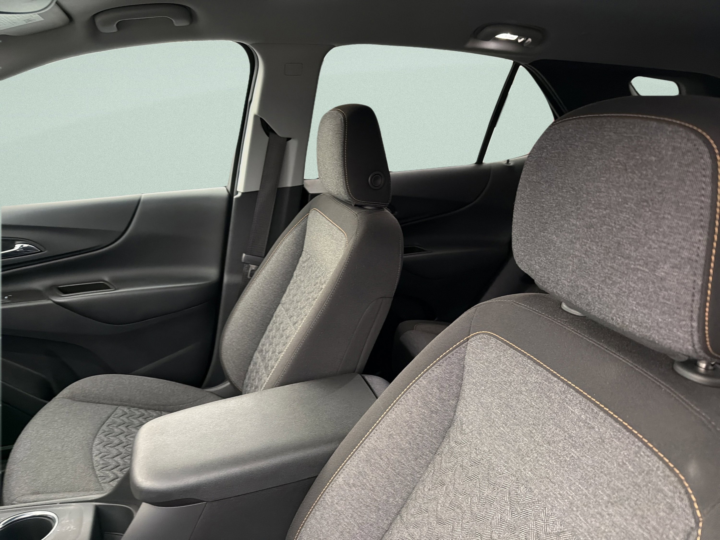 Used 2023 Chevrolet Equinox LT w/ LPO, Floor Liner Package image 33