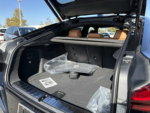 New 2026 BMW X6 xDrive40i w/ Premium Package image 11