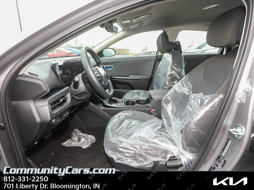 New 2025 Kia K4 LXS image 10