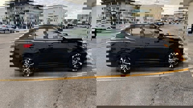 Used 2021 Nissan Sentra SV image 6