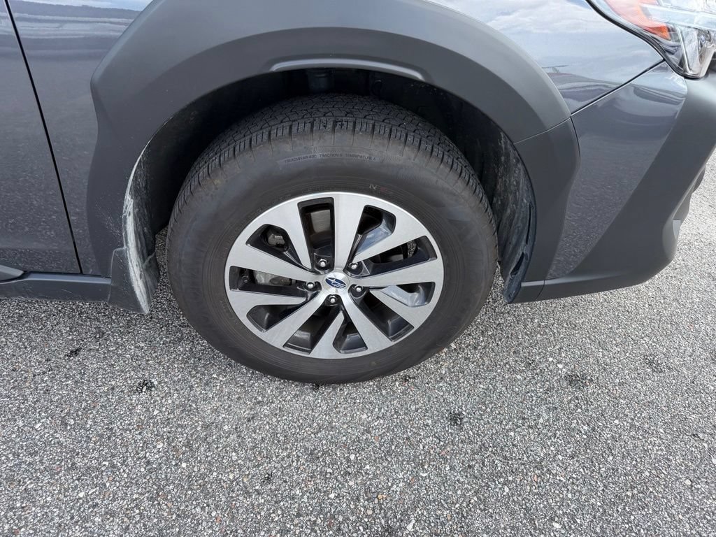 Used 2025 Subaru Outback Premium AWD/4WD image 4