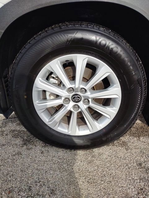 Used 2025 Toyota Grand Highlander AWD image 28