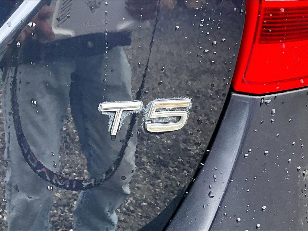 Used 2016 Volvo V60 T5 Premier w/ Climate Package image 8