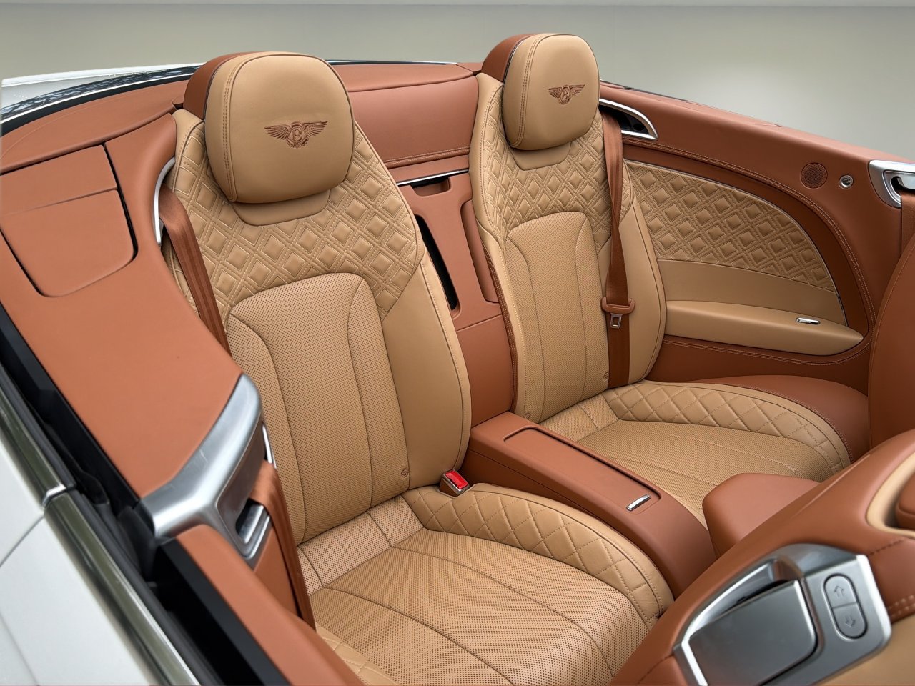 Certified 2023 Bentley Continental GT V8 AWD/4WD image 20