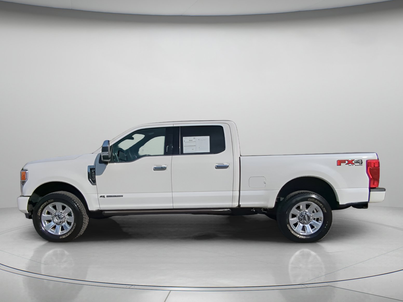 Certified 2022 Ford F250 Platinum w/ FX4 Off-Road Package image 17
