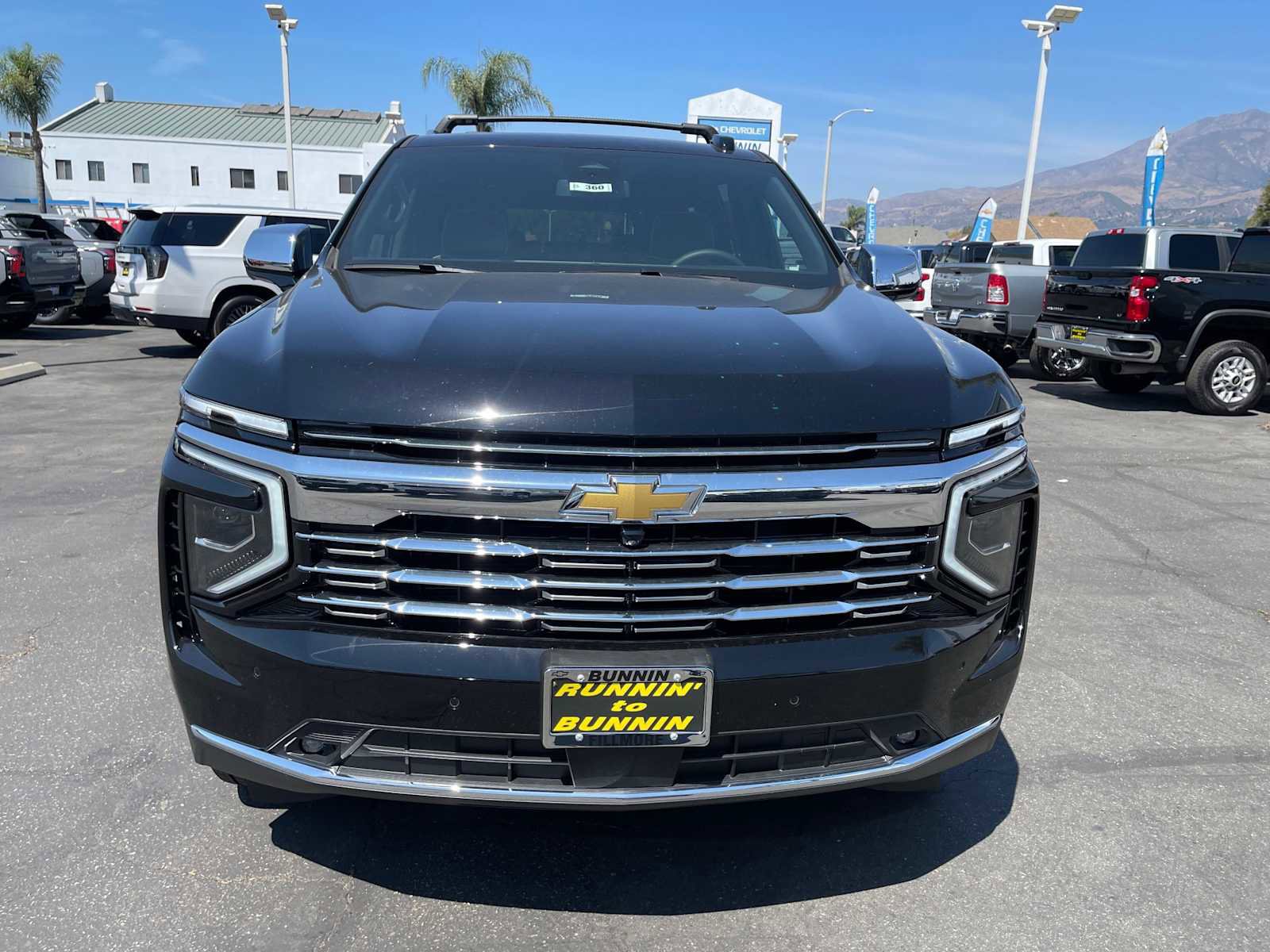 New 2025 Chevrolet Suburban Premier image 3