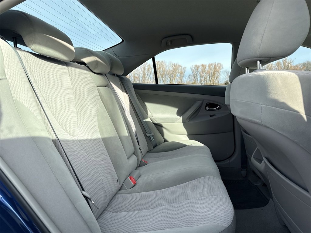 Used 2011 Toyota Camry LE image 24