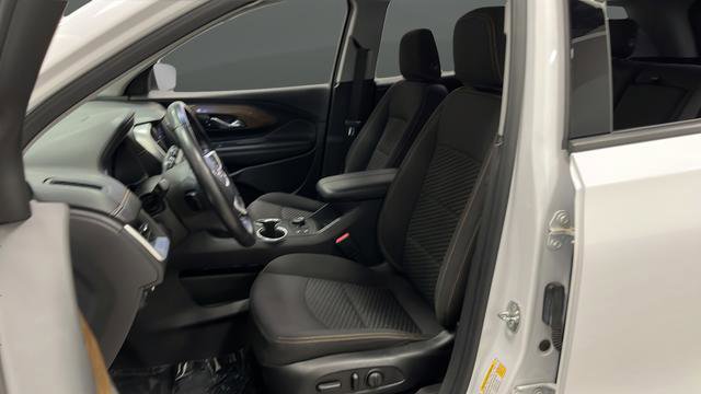 Used 2020 GMC Terrain SLE w/ Driver Convenience Package image 9