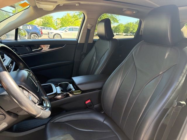 Used 2021 Lincoln Nautilus Reserve FWD image 2