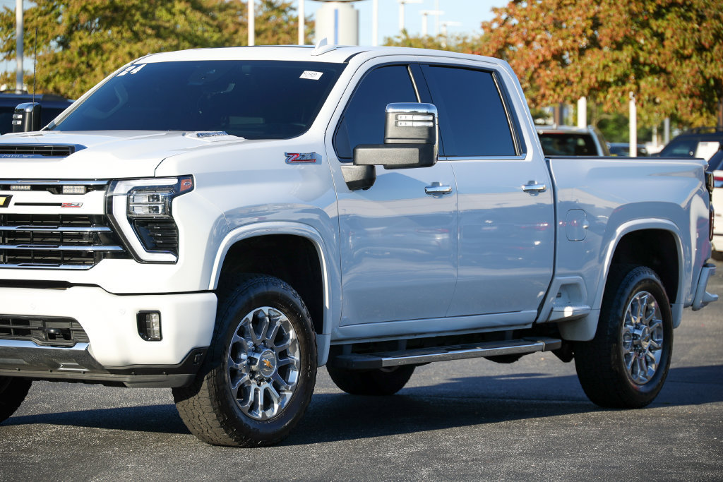 Used 2024 Chevrolet Silverado 2500 LTZ w/ LTZ Plus Package AWD/4WD image 18
