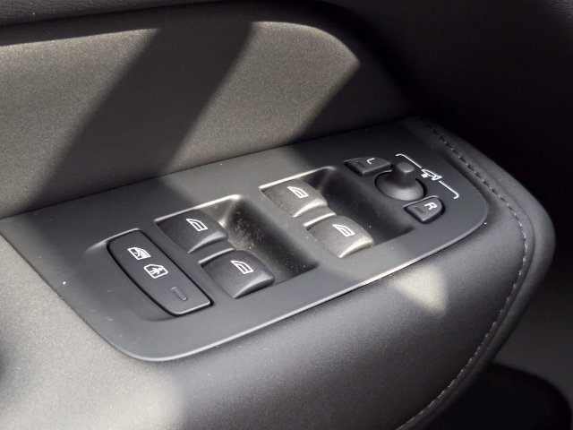 New 2026 Volvo XC60 B5 Ultra w/ Protection Package Premier AWD/4WD image 20