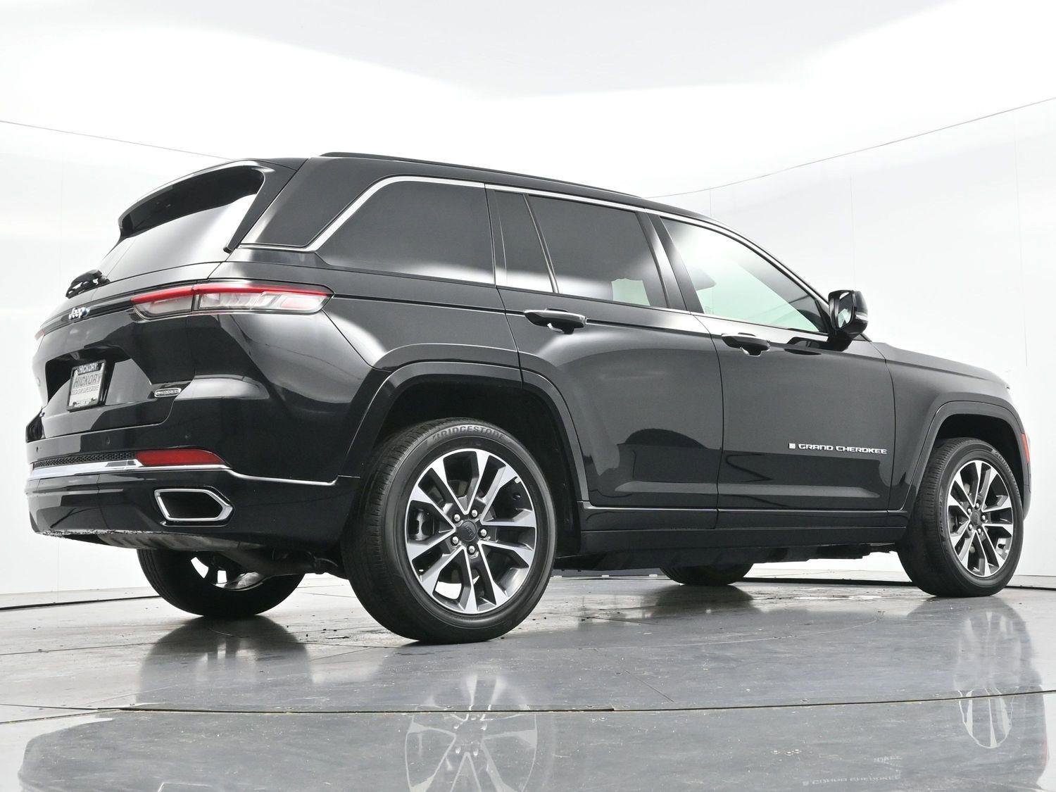Used 2022 Jeep Grand Cherokee Overland AWD/4WD image 55