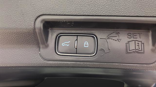 Used 2022 Ford Explorer ST-Line image 32