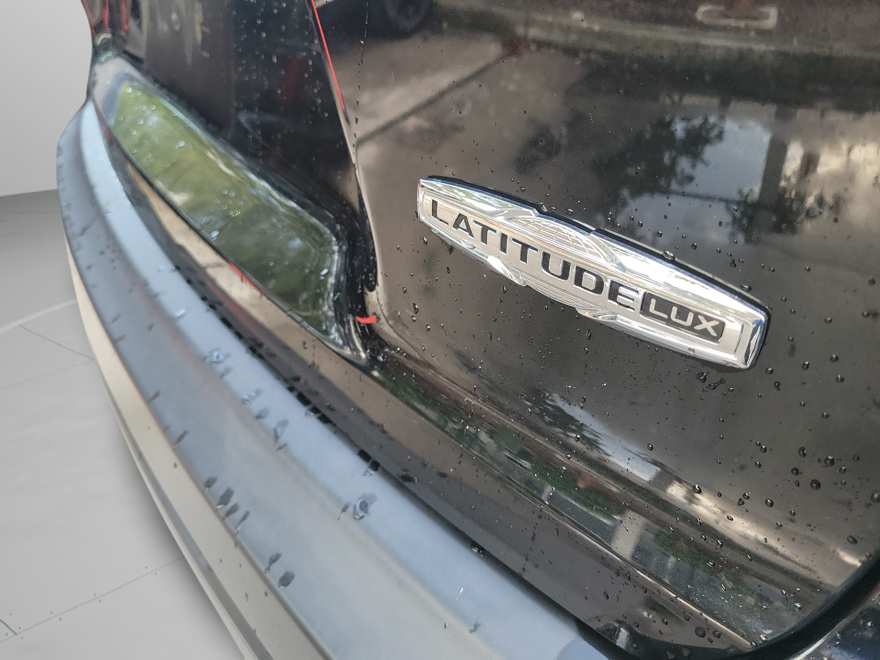 Certified 2022 Jeep Cherokee Latitude Lux w/ Sun & Sound Group FWD image 30