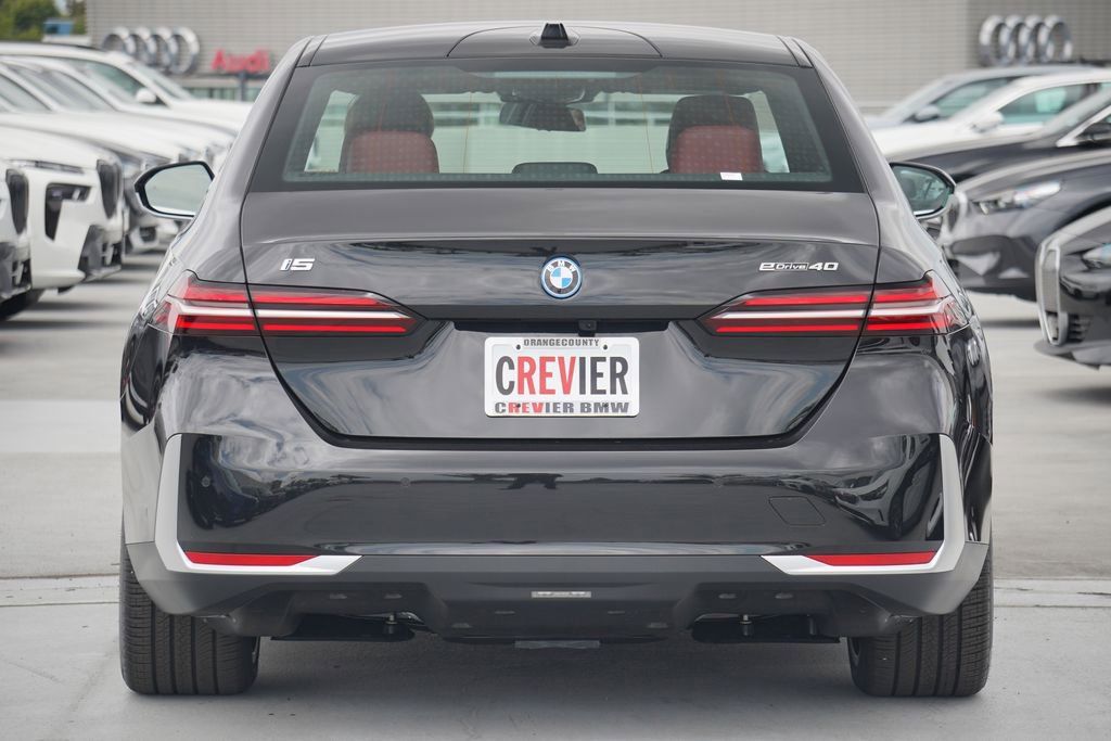 Used 2025 BMW i5 eDrive40i w/ Premium Package image 6