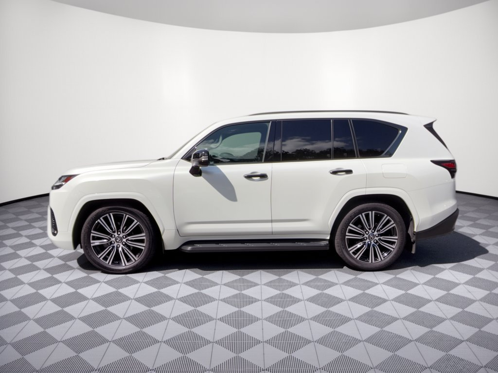 Used 2024 Lexus LX 600 4WD w/ Appearance Package image 2