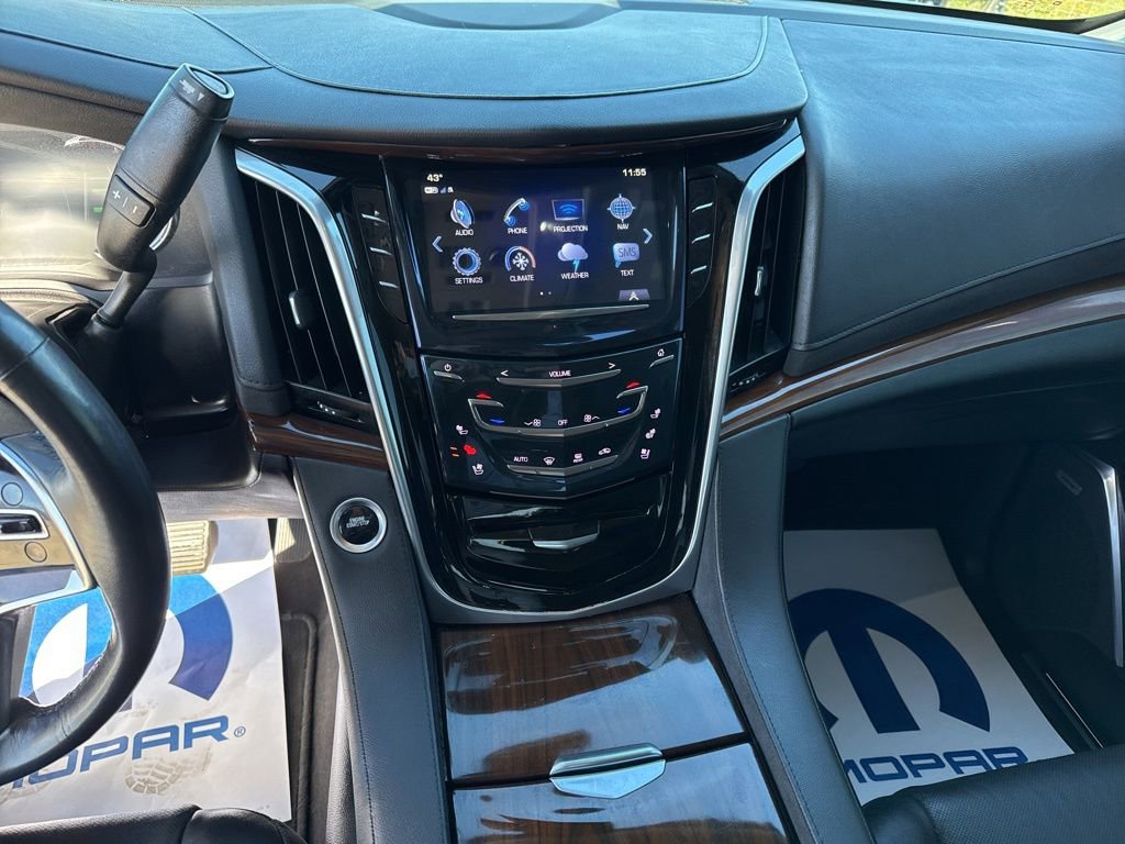 Used 2020 Cadillac Escalade Luxury image 9