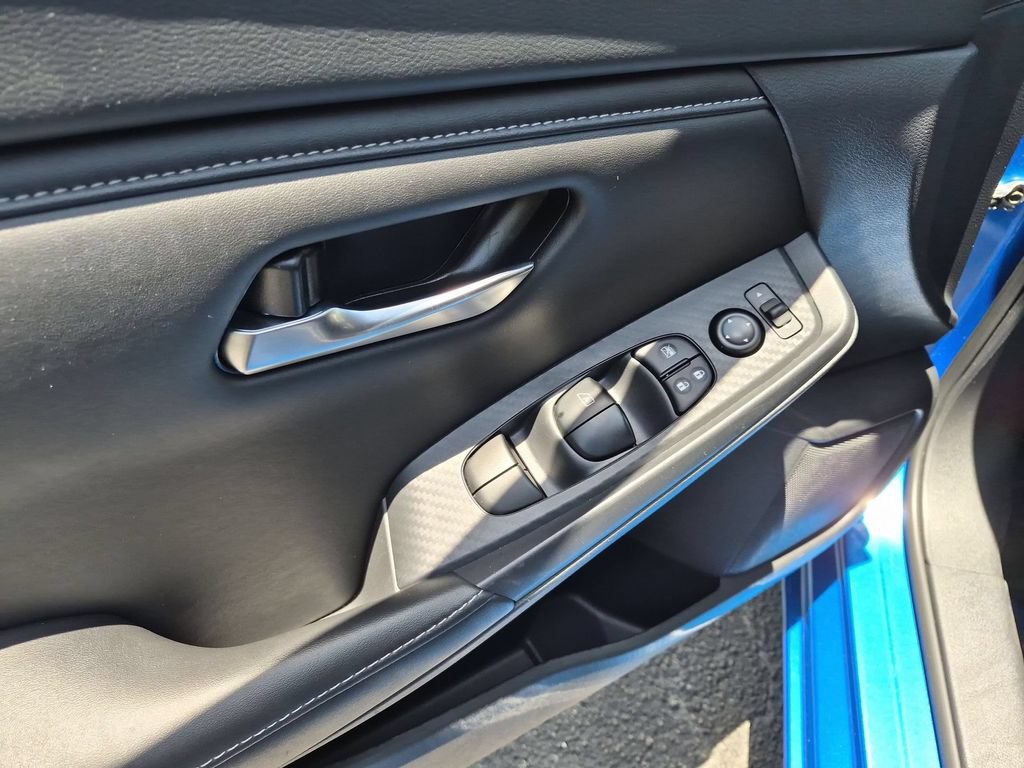 Used 2025 Nissan Sentra SV FWD image 13