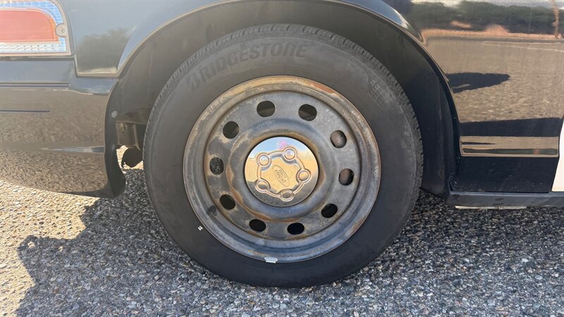 Used 2010 Ford Crown Victoria Police Interceptor RWD image 21