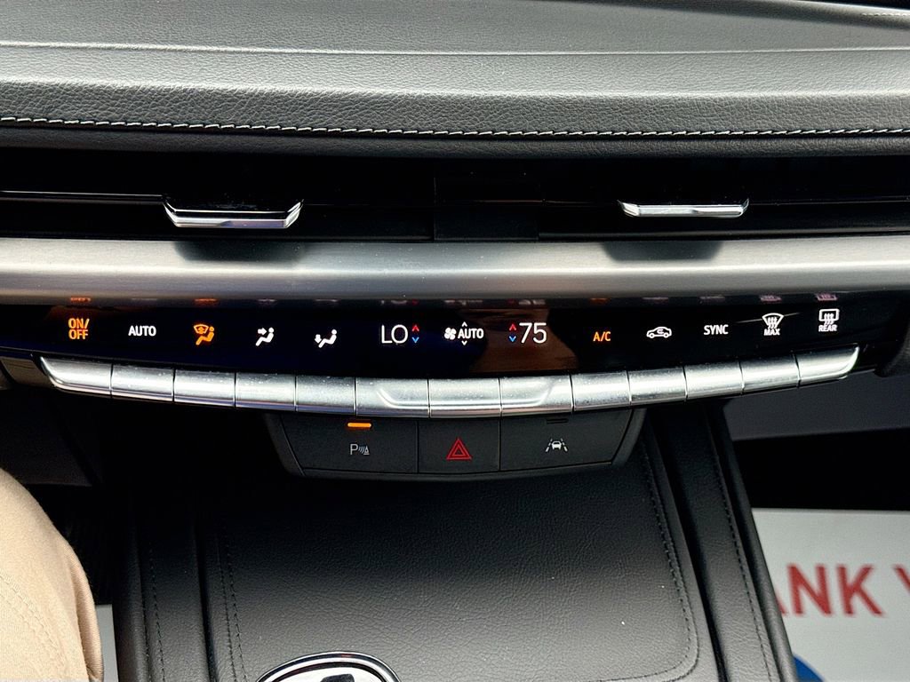 Used 2024 Cadillac XT4 Premium Luxury AWD/4WD image 16