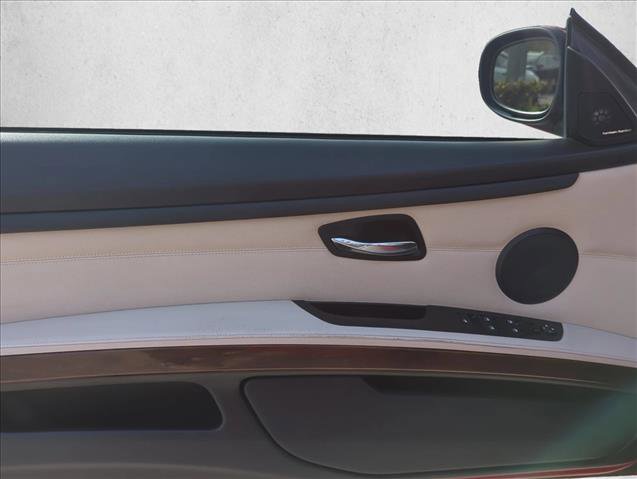 Used 2012 BMW 335i Convertible image 9