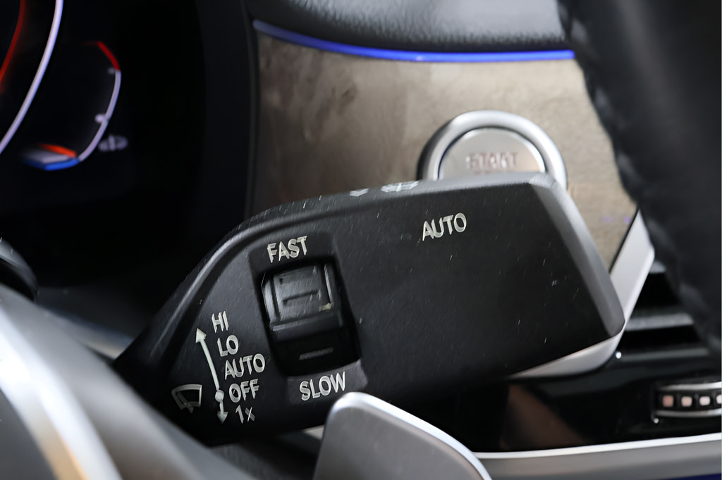 Used 2020 BMW 740i xDrive w/ Premium Package AWD/4WD image 19