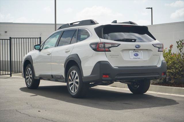 Used 2025 Subaru Outback Premium AWD/4WD image 2