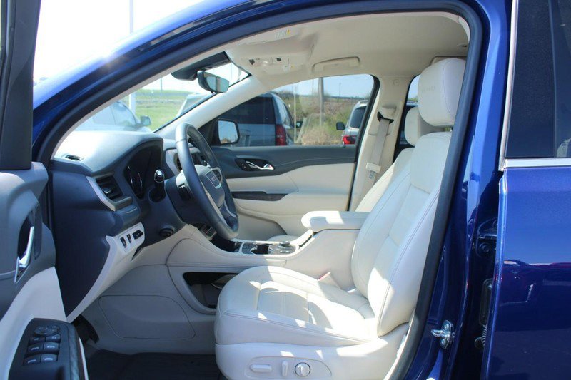 Certified 2023 GMC Acadia Denali w/ Denali Technology Package image 9