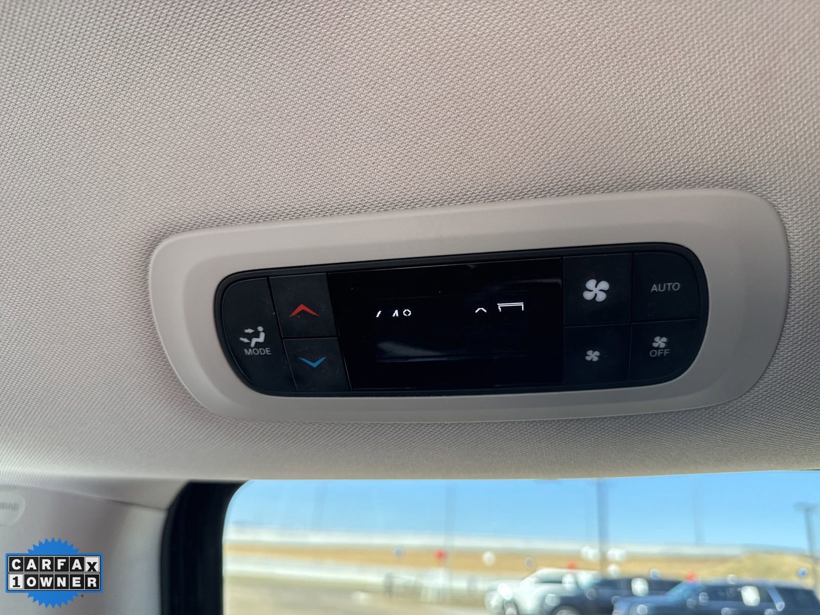 Used 2024 Chrysler Pacifica Touring-L FWD image 27