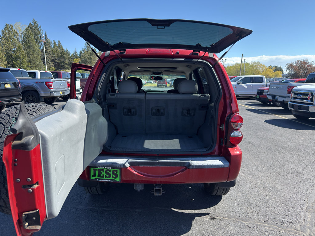 Used 2005 Jeep Liberty Limited AWD/4WD image 9