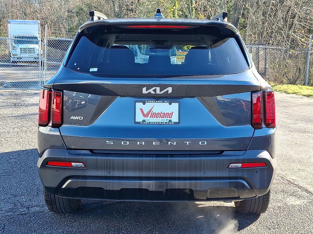 Used 2022 Kia Sorento S image 5
