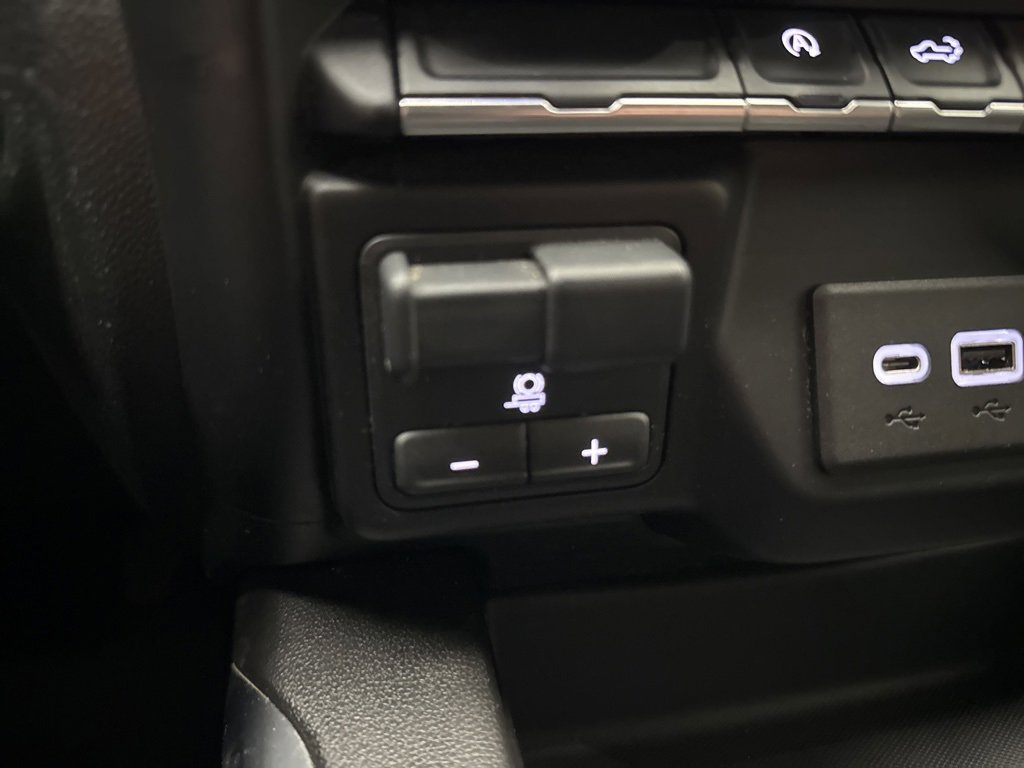 Used 2021 Chevrolet Silverado 1500 RST image 29